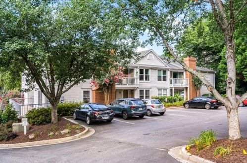1474 Keys Crossing Dr, Atlanta, GA 30319-4056