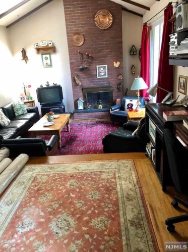 163 Madison Ave, Cresskill, NJ 07626-2014