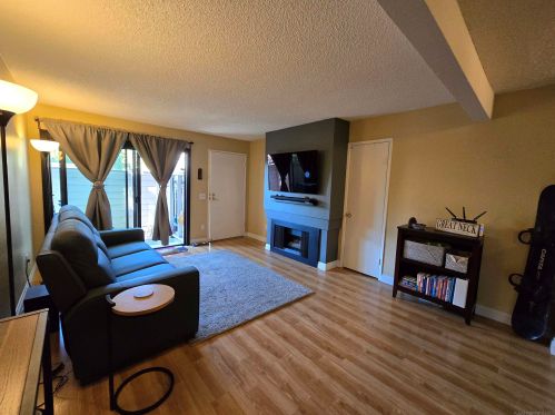 9189 Village Glen Dr, San Diego, CA 92123-5437