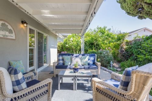 5042 Doanoke Ave, Irvine CA  92604-2407 exterior