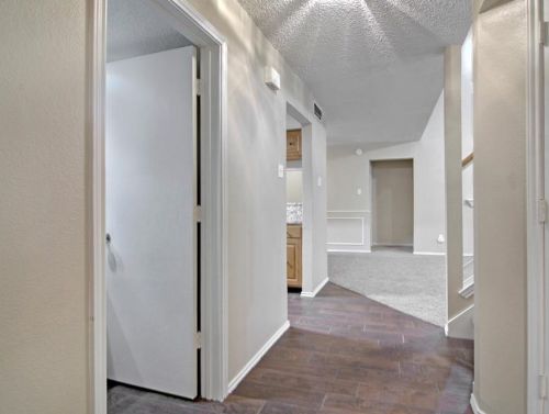 2106 Willowgate Ln, Carrollton, TX 75006-4647