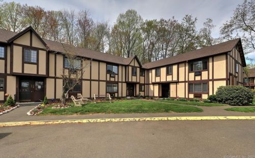 148 Foxwood Close, Milford, CT 06461-2732