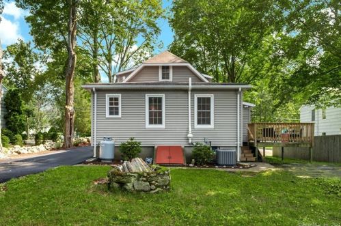 129 Grumman Ave, Norwalk CT  06851-2404 exterior