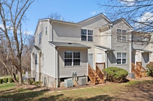 5 Garfield Way, Princeton NJ  08540-1669 exterior