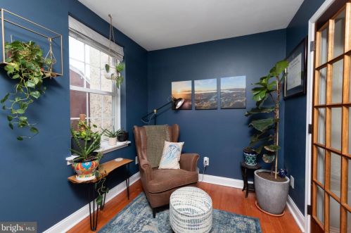 1015 4 St, Philadelphia PA 19147-4106 exterior