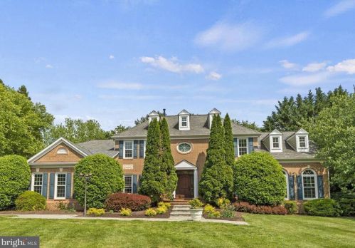 1211 Tottenham Ct, Herndon, VA 20194-1417