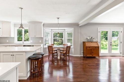 12 Oxford Dr, Annandale, NJ 08801-3428