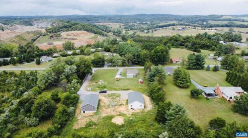 356 National Ave, Staunton, VA 24401-9108