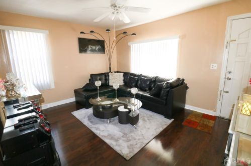 15 Madison Ave, Avenel, NJ 07001-1418