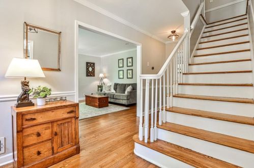 7225 Hunters Branch Dr, Atlanta GA  30328-1718 exterior