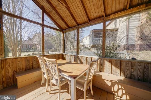 1900 Autumn Ridge Cir, Silver Spring MD 20906-5826 exterior