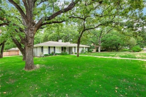 1008 Bryn Mawr St, Corsicana, TX 75110-1606