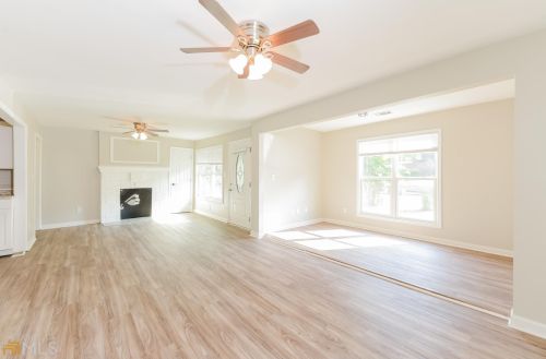 560 Holly St, Atlanta GA  30318-8144 exterior