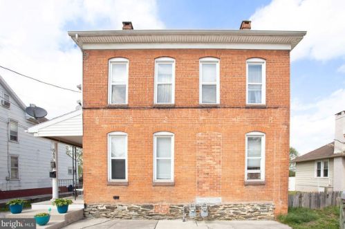 548 Baer Ave, Hanover, PA 17331-2703