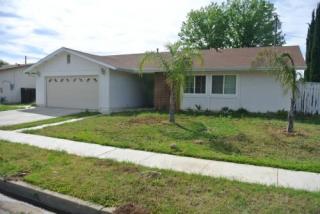621 Utah Way, Escondido, CA 92025-6439