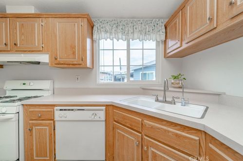 27 Spruce Via, Anaheim CA  92801-1043 exterior