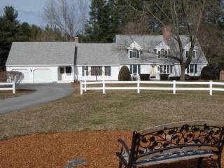 4 Thatcher Dr, Amherst, NH 03031-1906