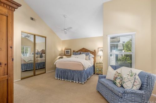 16 Chenile, Irvine CA  92614-7528 exterior