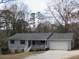 5461 Lake Dr, Macon, GA 31216-5651