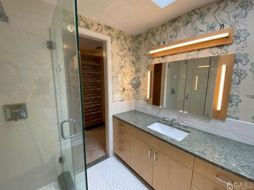 252 Sayre Dr, Princeton NJ  08540-5841 exterior