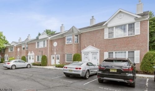 1178 Lake Ave, Clark, NJ 07066-2747