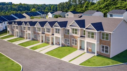 2828 Laurel Ridge Cir, Atlanta, GA 30344-8000