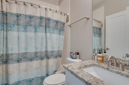 5814 Bryan Pkwy, Dallas TX  75206-8112 exterior