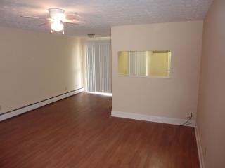 519 Riddle Rd, Cincinnati OH  45220-2772 exterior