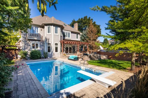 222 Benton Ave, Naperville, IL 60540-4402