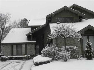 6832 Pine Creek Dr, Toledo OH  43617-1274 exterior