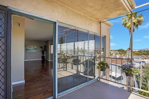 1323 Spurgeon St, Santa Ana CA  92701-2472 exterior