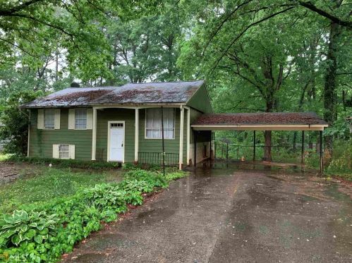 6497 Granada Dr, Forest Park, GA 30297-3424
