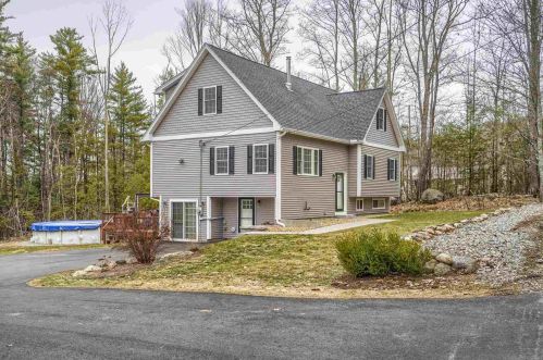 82 Lesnyk Rd, Goffstown, NH 03045-1636