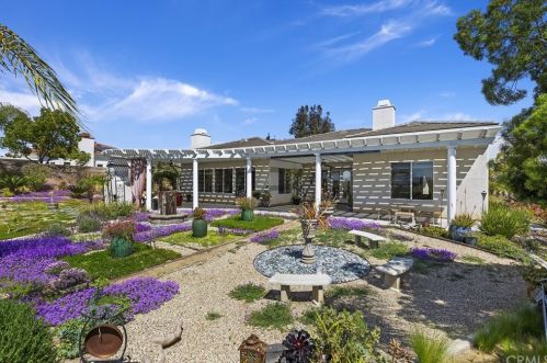 7565 Sun Blossom Ct, Riverside CA  92508-6627 exterior