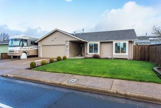 2255 Del Rio Ave, Albany OR  97322-6369 exterior