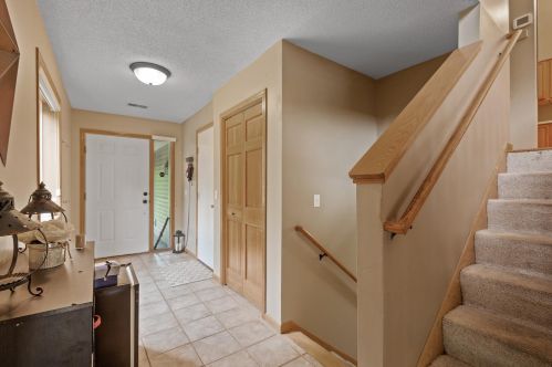 15552 Brookside Ln, Prior Lake, MN 55372-1790