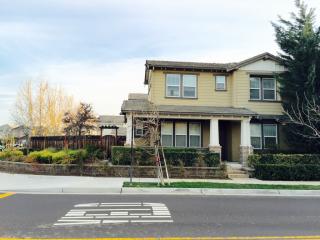 308 Moraga St, Tracy, CA 95391-1145