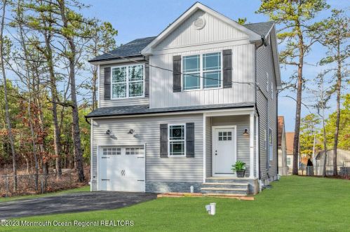 408 Cumberland Ave, Berkeley Township, NJ 08721-2823