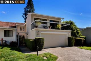1742 Saint Andrews Dr, Moraga, CA 94556-1033
