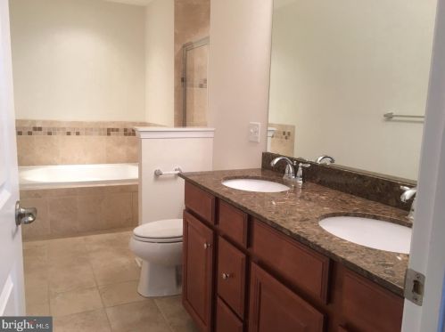 15 Sundance Dr, Trenton NJ 08619-3967 exterior