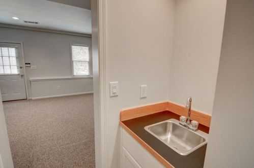 305 Hunting View Ct, Atlanta GA  30328-2779 exterior