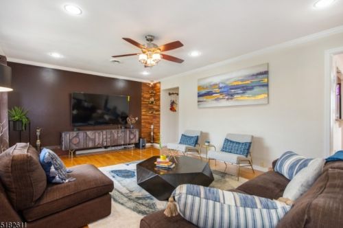 91 San Antonio Ave, Nutley, NJ 07110-3034