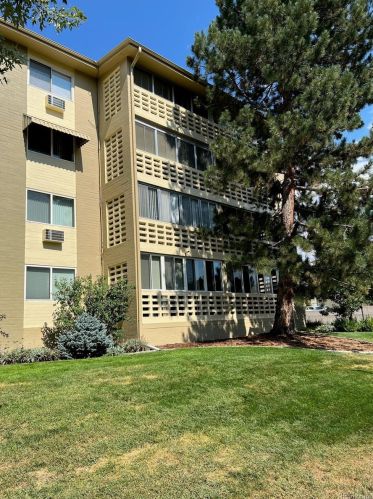 350 Clinton St, Denver CO  80247-1239 exterior