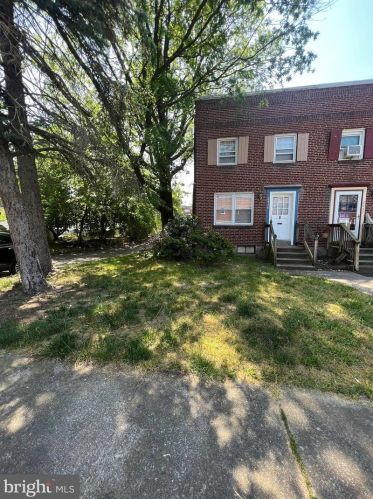 2439 Kensington St, Harrisburg, PA 17104-2018