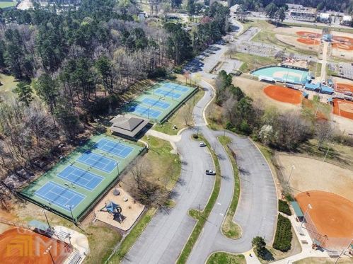 3196 Liberty Commons Dr, Kennesaw GA  30144-2381 exterior