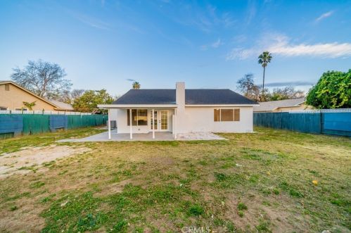 9450 Cabrillo Dr, Riverside CA  92503-1169 exterior