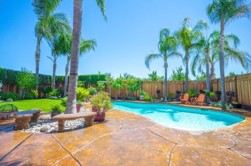 1746 Fir Dr, Los Banos CA 93635-5236 exterior