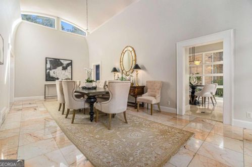 887 Berkshire Rd, Atlanta GA  30324-4929 exterior