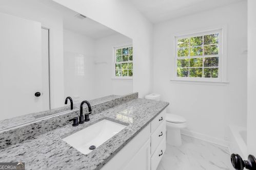 543 Charing Cross Dr, Marietta GA  30066-2556 exterior