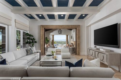 76 Golden Eagle, Irvine CA  92603-0309 exterior